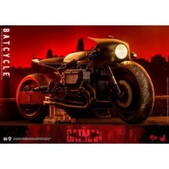 Model Figure Shop -Model Figure Shop the batman batcycle 16 movie masterpiece hot toys 1